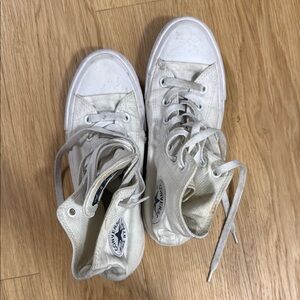 Converse White Sneakers Classic Design